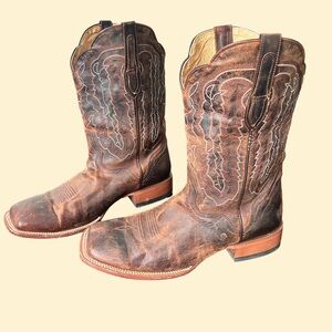 Lightly worn men’s cowboy boots